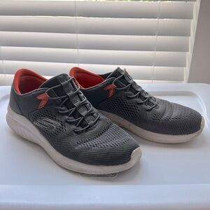 Skechers Tennis Shoes - Size 8